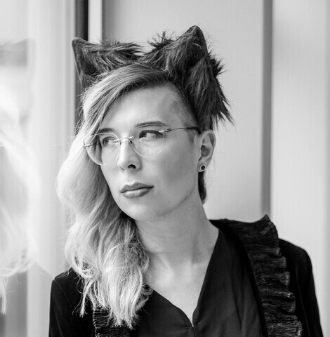 Janis König – ellejay